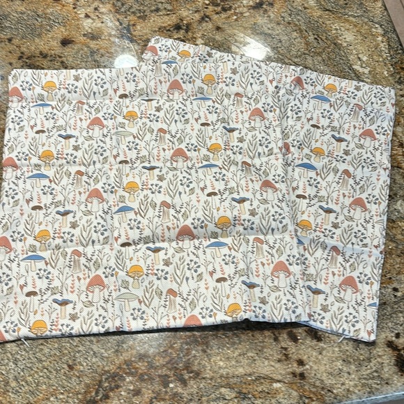 Mushroom Throw Pillow Covers 18"X18" 2 Kawaii Botanical Leaves White Multicolor - Picture 3 of 7